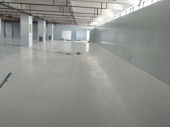 电子厂车间防静电地板安装完工效果图 PVC防静电地板的实践与价值